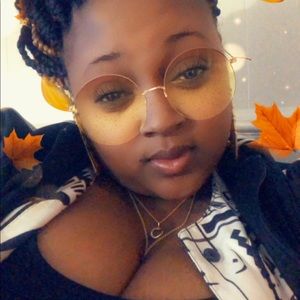 Meet your Posher, Venecia